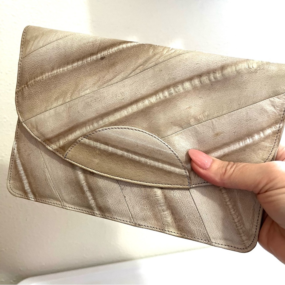 Vintage 70s 80s eel skin Beige Clutch envelope bag purse